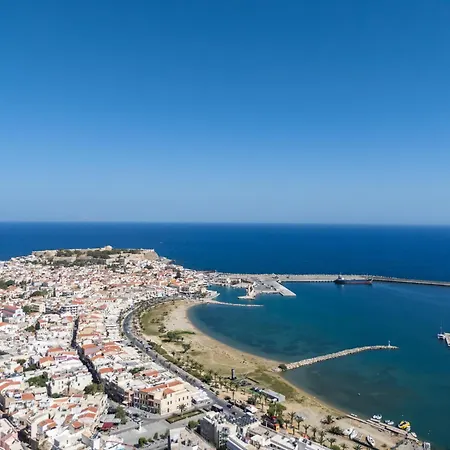 Διαμέρισμα Chryssi Seafront Living, 03 Suite, Right On The In Rethymno!