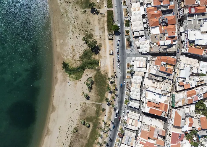 Chryssi Seafront Living, 03 Suite, Right On The In Rethymno! Διαμέρισμα