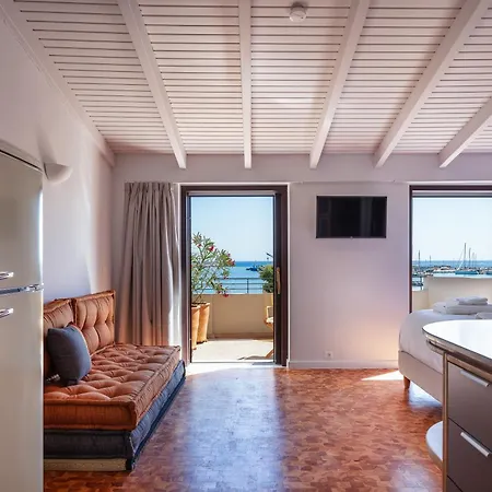 Apartament Chryssi Seafront Living, 03 Suite, Right On The In Rethymno!