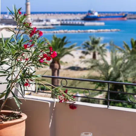 Daire Chryssi Seafront Living, 03 Suite, Right On The In Rethymno!