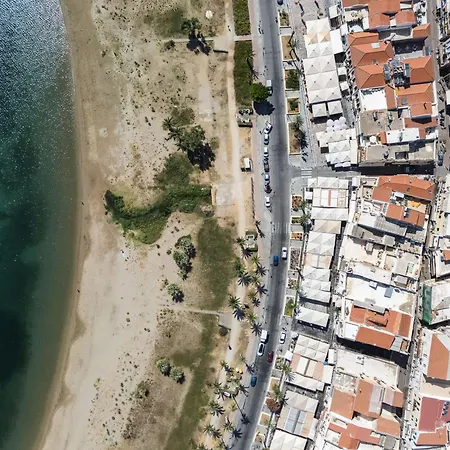 Chryssi Seafront Living, 03 Suite, Right On The In Rethymno! Daire