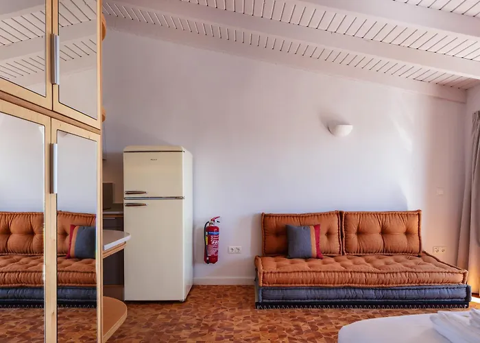 Chryssi Seafront Living, 03 Suite, Right On The In Rethymno! Апартаменты Ретимно