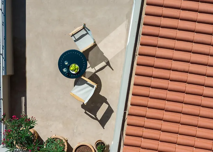 Chryssi Seafront Living, 03 Suite, Right On The In Rethymno! Ретимно