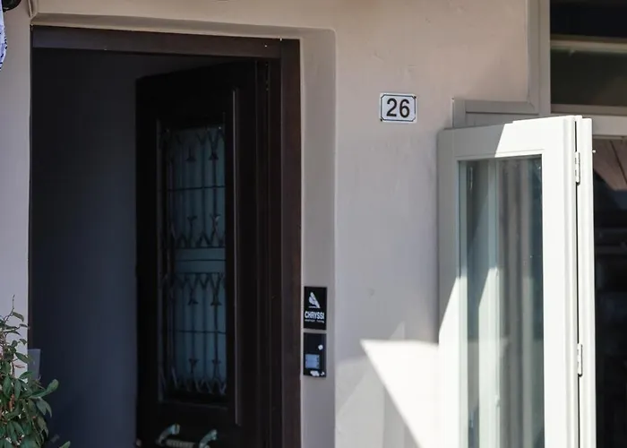 Chryssi Seafront Living, 03 Suite, Right On The In Rethymno! Апартаменты *