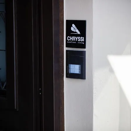 Chryssi Seafront Living, 03 Suite, Right On The In Rethymno! Rethymno